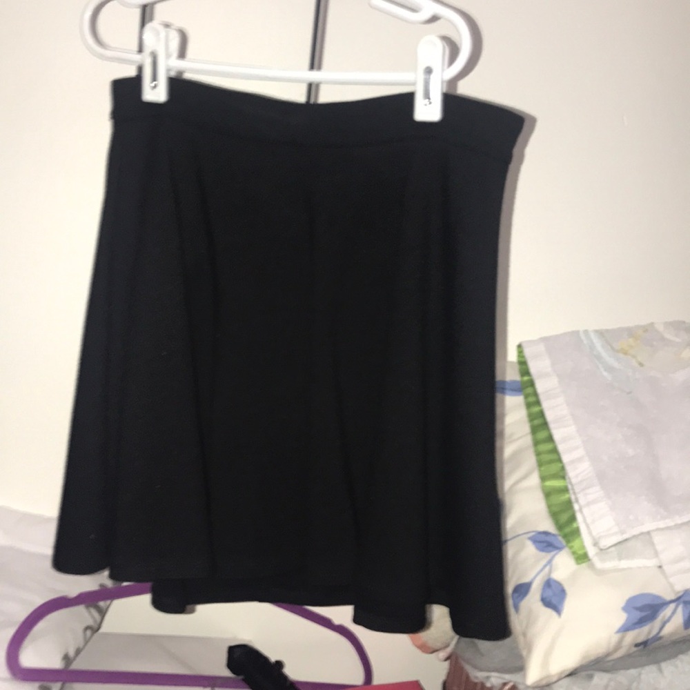 FOREVER21 BLACK MINI SKIRT